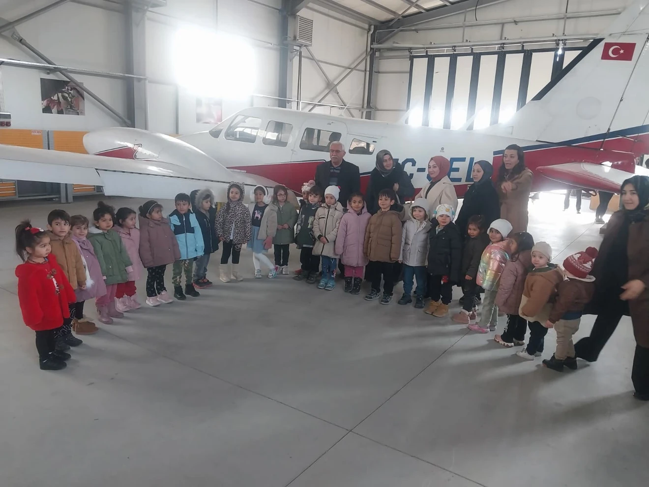 Geleceğimizin Teminatı Çocuklarımız Üniversitemiz Sivil Havacılık Yüksekokulunu Ziyaret Ettiler.